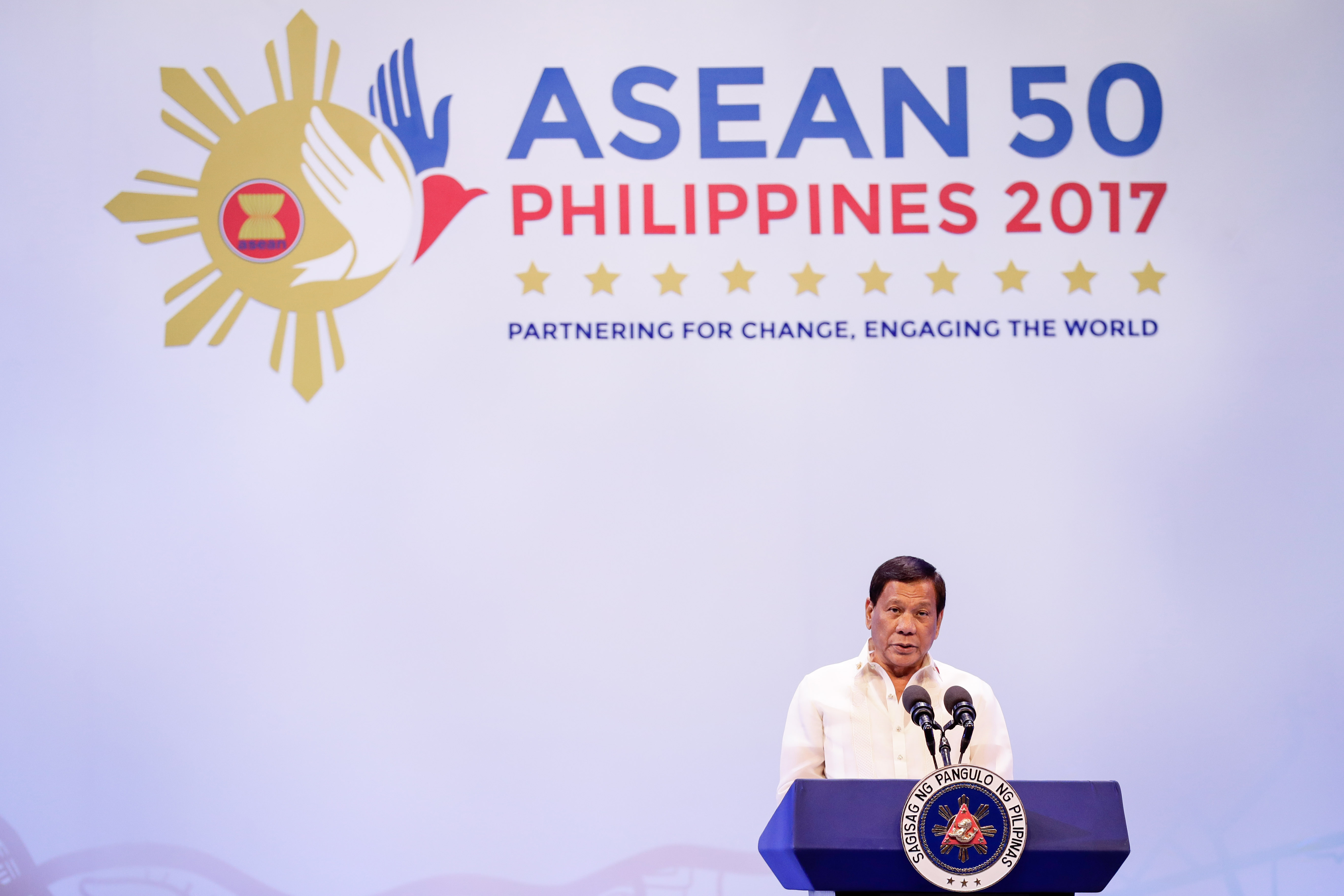 Philippines Duterte Takes Swipe At Us In Free Trade Call The Asean Post