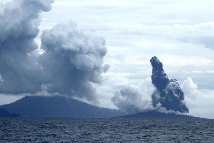 Anak Krakatoa on raised alert