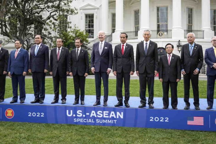 Biden and ASEAN leaders on the South Lawn of the White House